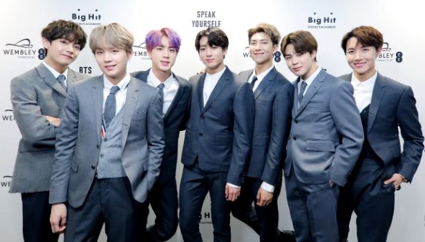BTS 'Epic Fail' Dalam Cabaran Bola Tampar Guna Kaki, Peminat Kata "Tiada Bakat Langsung" 1 bw104