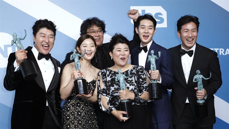 Catat Sejarah Lagi, Parasite Jadi Filem Korea Pertama Menang SAG Award 3 f10e7e731ba34727b3751e10fd5047af 18