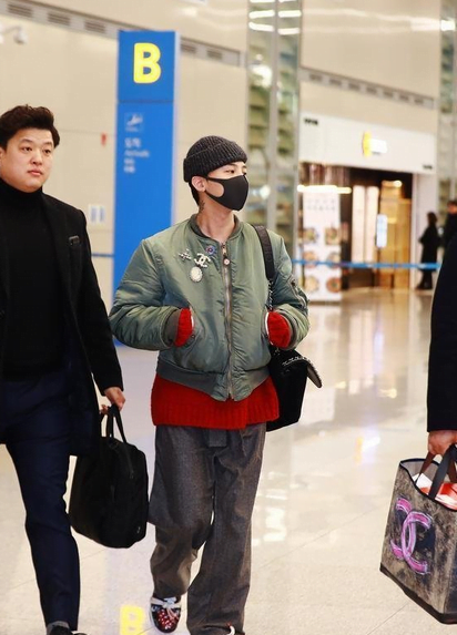'Raja' Fashion dikerumuni wartawan dan peminat sebaik sahaja mendarat di Korea 2 g