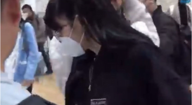 Peminat Berang Pengendali Akaun Laman Sosial Jennie (BLACKPINK) Langgar Lisa 1 3 2