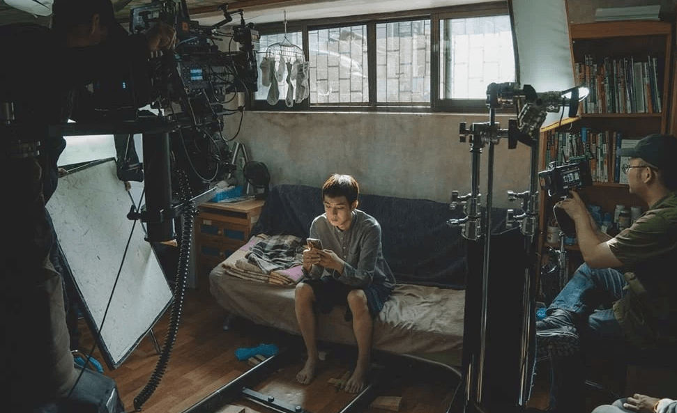 Ini Rupanya Yang Dilalui Choi Woo Shik Untuk Menjayakan Filem Parasite 1 twice 2