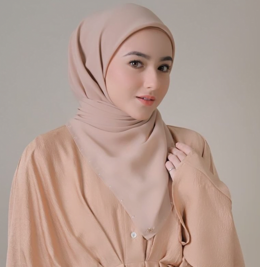 “Suami banyak dorong dalami agama, hasil bimbingan dia..” – Hannah Delisha 1 32