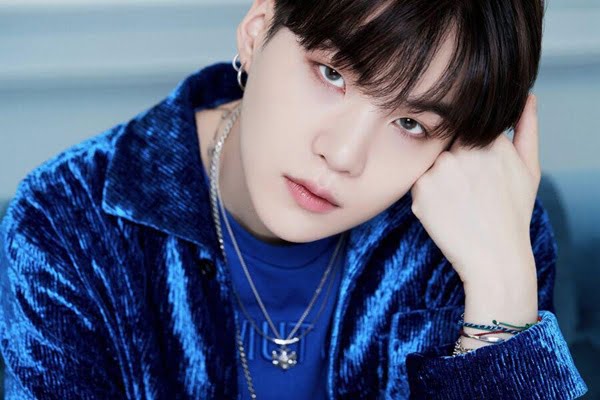 7 Kerja Sambilan Artis K-Pop Sebelum Debut 1 1