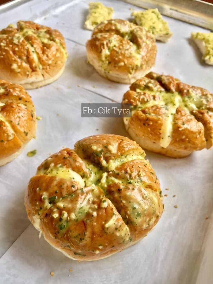 Wanita Ini Kongsikan Resepi Roti Keju Bawang Putih Korea Guna Roti Burger 4 199850202 960700524688679 8918962602533038527 n