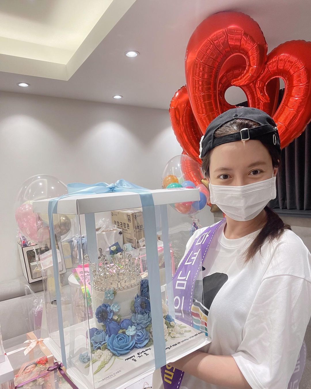 Song Ji Hyo Kongsi Gambar Kek-Kek Unik Yang Dikirim Peminatnya 9 Song Ji Hyo 11