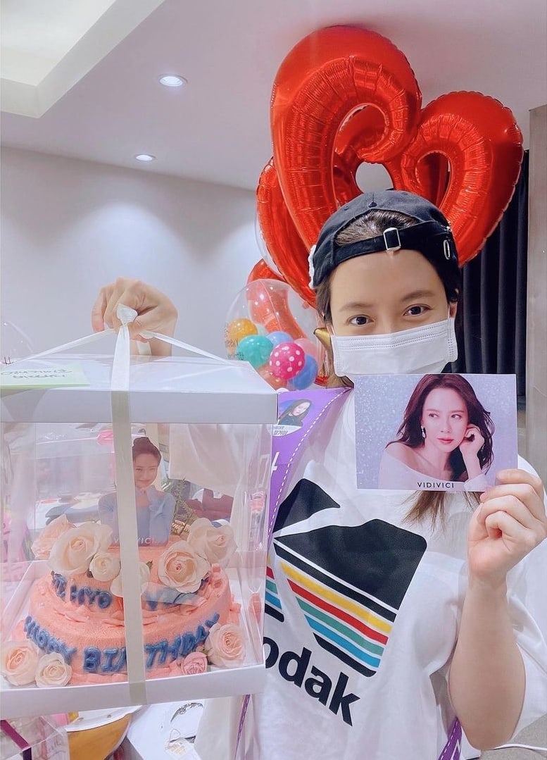Song Ji Hyo Kongsi Gambar Kek-Kek Unik Yang Dikirim Peminatnya 2 Song Ji Hyo 41