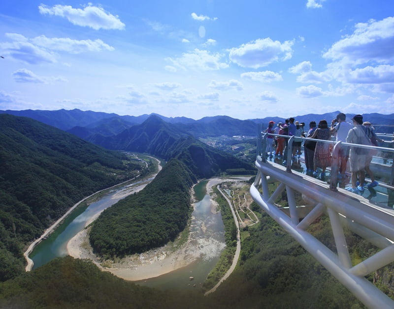 25 Lokasi Best Di Gangwon, Korea Selatan Yang Kaki Travel Mesti Pergi 11 Jeongseon Byeongbangchi Skywalk