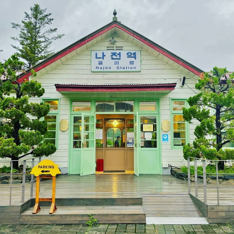 25 Lokasi Best Di Gangwon, Korea Selatan Yang Kaki Travel Mesti Pergi 29 Najeon Station Cafe