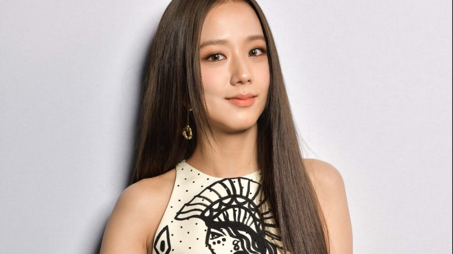 Kenapa Wajah Bintang K-Pop Nampak Lebih Kurang Sama? 4 Dior s22 SF 28 e1633706334174