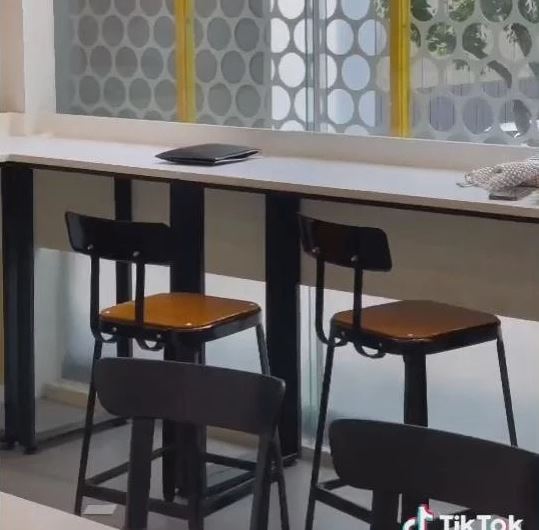 Pelancong Asing Ini Terkejut Datang Ke Korea, Dan K-netizen Simpati Dengannya 2 wwww 2
