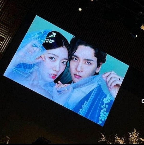 ‘Dispatch’ Dedah Gambar Perkahwinan Tertutup Park Shin Hye Dan Choi Tae Joon, Ramai Artis Turut Hadir 3 1629908156 inshot 20210823 214554929 1