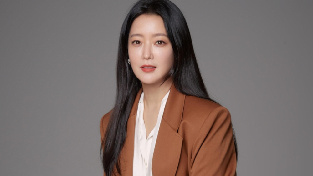 Pelakon Ini Mendakwa Dirinya Lebih Cantik Daripada Jun Ji- Hyun Dan Kim Tae Hee, Ini Respon Netizen 2 1631399124 kim hee sun