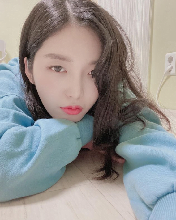 “Saya Rasa Dia Kehilangan Terlalu Banyak Berat Badan”, Netizen Risau Tengok Penampilan Terbaru Chanmi AOA. 2 2 4