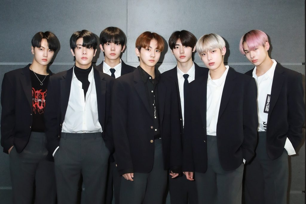 Seorang TikToker Telah Mencipta Fenomena Luar Biasa 'Polaroid Love', ENYPHEN, Kep1er, NCT Dan Ramai Lagi Turut Mengikuti 'Trend' Ini 1 Copy of EN 01 1