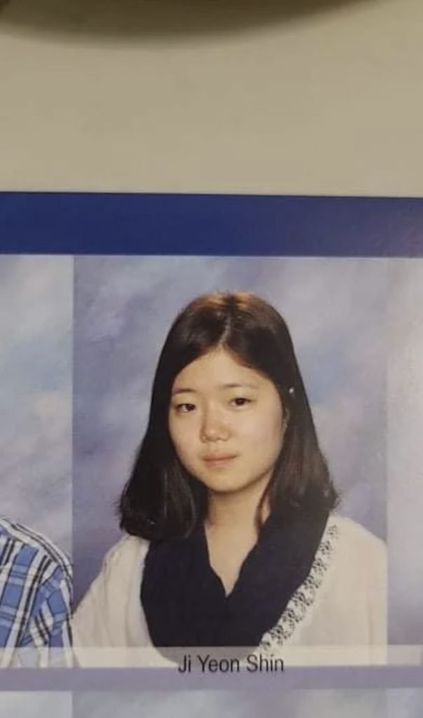 Seorang Netizen Dedah Gambar Shin Ji Yeon Ketika Remaja, Ramai Yang Terkejut 4 unnamed 2 8