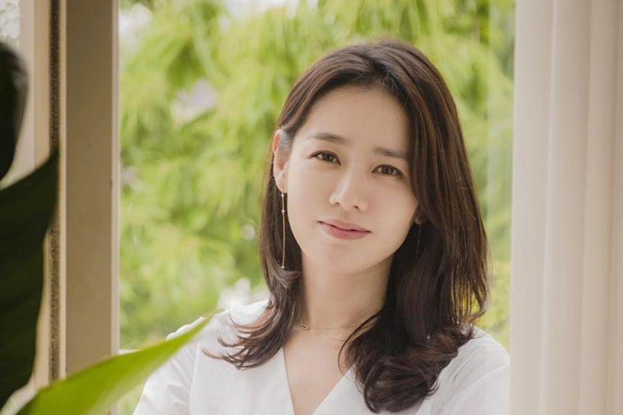 Netizen Terkejut Dengan Visual Bapa Son Ye Jin, Ada Iras- Iras Hyun Bin 3 74790de42be448e0ab12a057813573f3