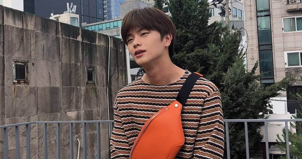 Sungjae BTOB Mendedahkan Detik Yang Memalukan Yang Dia Alami Bersama Seorang Peminat 2 BTOBs Sungjae forgot to pay for clothes at the mall until he was chased by a seller