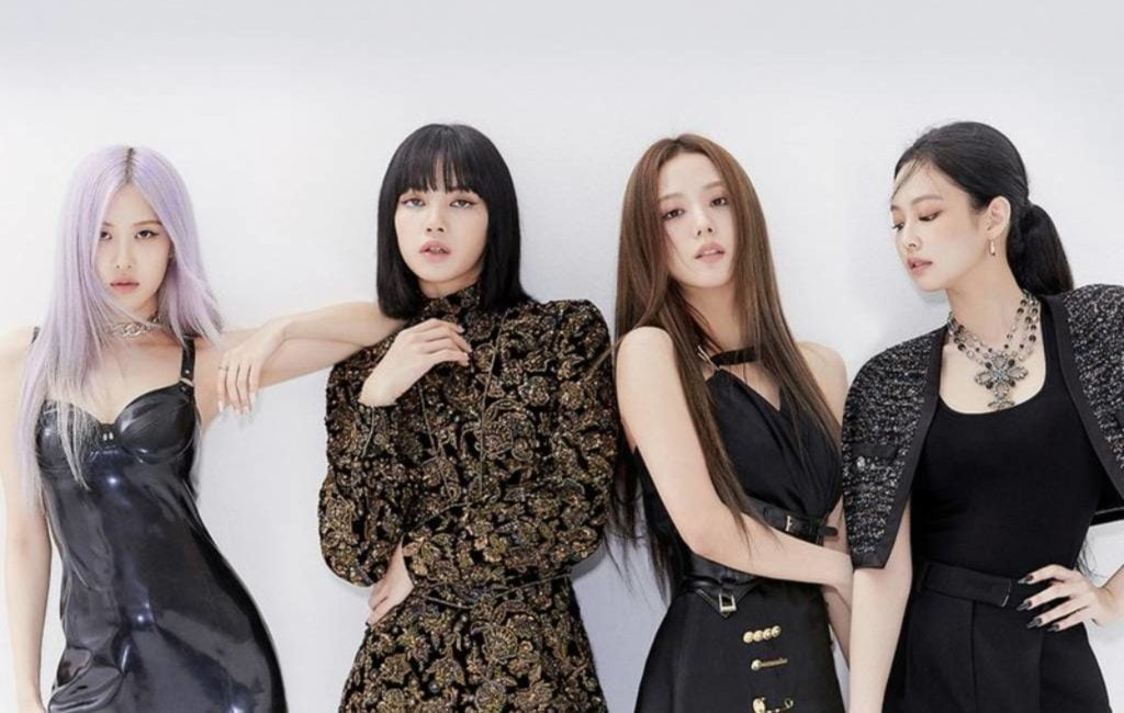 Peminat Sanggup Menyamar Jadi Jennie Demi 'Spoiler', Ini Balas Jisoo 1 blackpink seasonsgreetings 2021