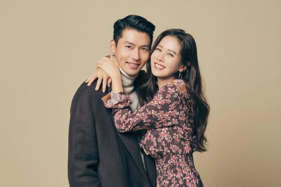 Son Ye Jin Secara Tidak Sengaja Membocorkan 'Hint' Tentang Perkahwinan Dia dan Hyun Bin? 1 foto cover potret hyun bin dan 20210311013047