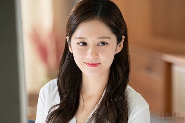 Jang Nara Digelar “Vampire Korea” Kerana Kelihatan Tidak Menua,Tetapi Gambar Terbaharunya Telah Mengejutkan Netizen 2 gorgeous jang na ra in u40 bare face photo 2