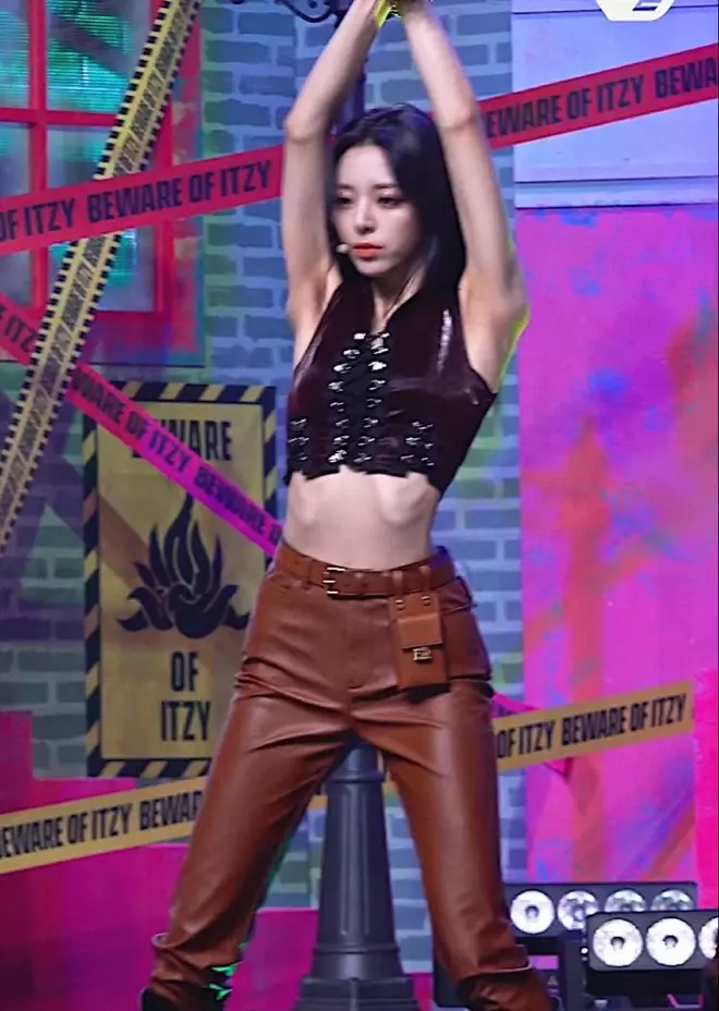 'Tinggi 172cm, Berat 46kg', Peminat Risau Tengok Tulang Rusuk Yuna ITZY 3 itzy yuna 02022022 3
