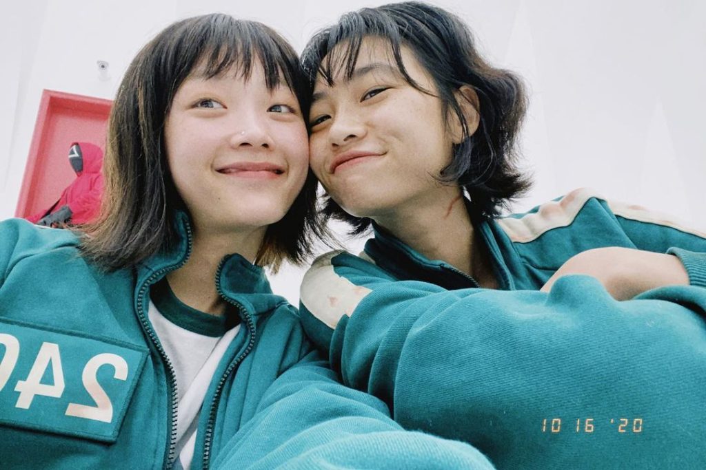 Dua Drama Netflix Mendapat Perhatian Penonton, Pengikut Instagram Lee Yoo Mi Naik 175 Kali Ganda Hanya Dalam Masa 5 Bulan 3 squid game lee yoo mi jung ho yeon 1634040668