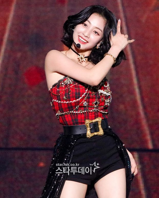 Demi Kelihatan Sempurna Di Dalam Kamera, Bintang K-Pop Sanggup Diet 'Extreme' 11 twice jihyo 281221
