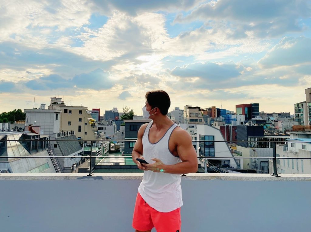 Kim Jong Kook Memilih Untuk Kekal Aktif Di Rumah Walaupun Sedang Menjalani Kuarantin 1 unnamed