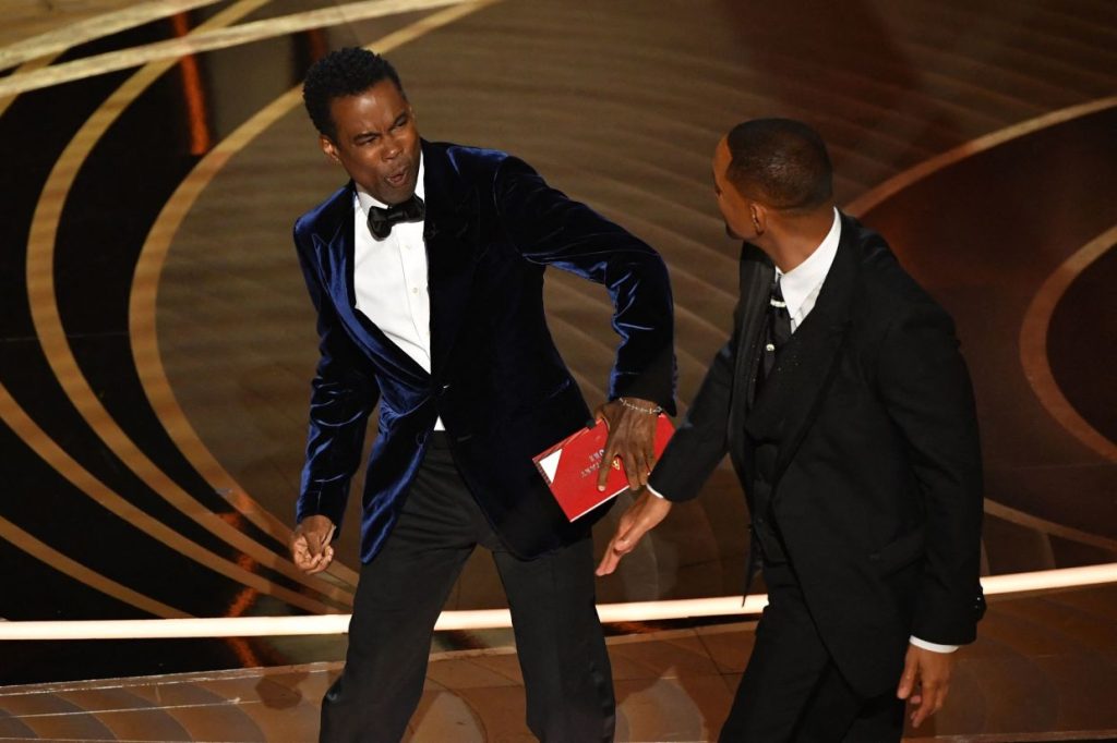 Chris Rock Tahan Malu Ditampar Will Smith Secara ‘Live’ Di Oscar 2022 Gara-Gara Mengejek Rambut Botak Isterinya 1 1530079