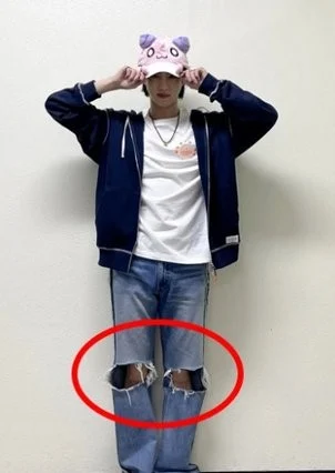 Peminat Risau Tengok Kaki Jin BTS Dalam Gambar Terbarunya Di Instagram 1 BTS Jin 120322 1