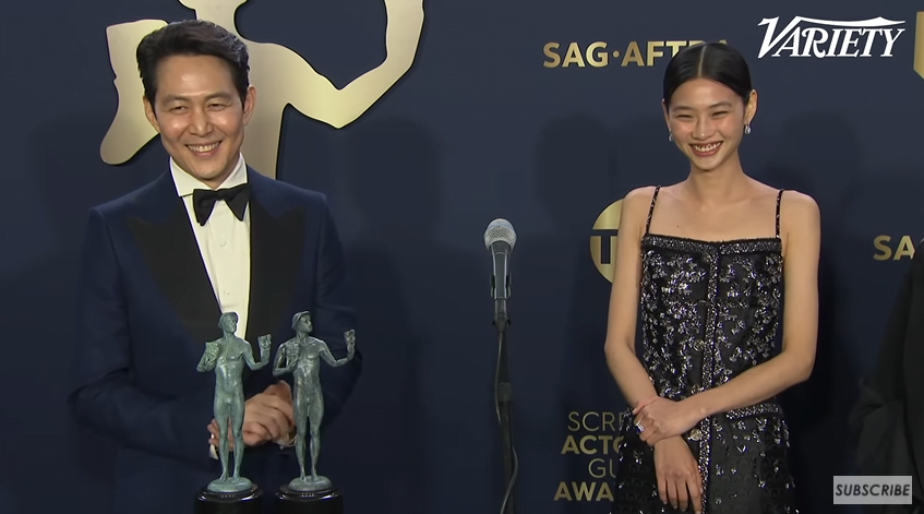 Lee Jung Jae Dan Jung Ho Yeon Dari Squid Game Berhadapan Dengan Soalan Yang Biadap Di Anugerah SAG, Netizen Korea Benggang 3 Screenshot 2022 03 01 140654