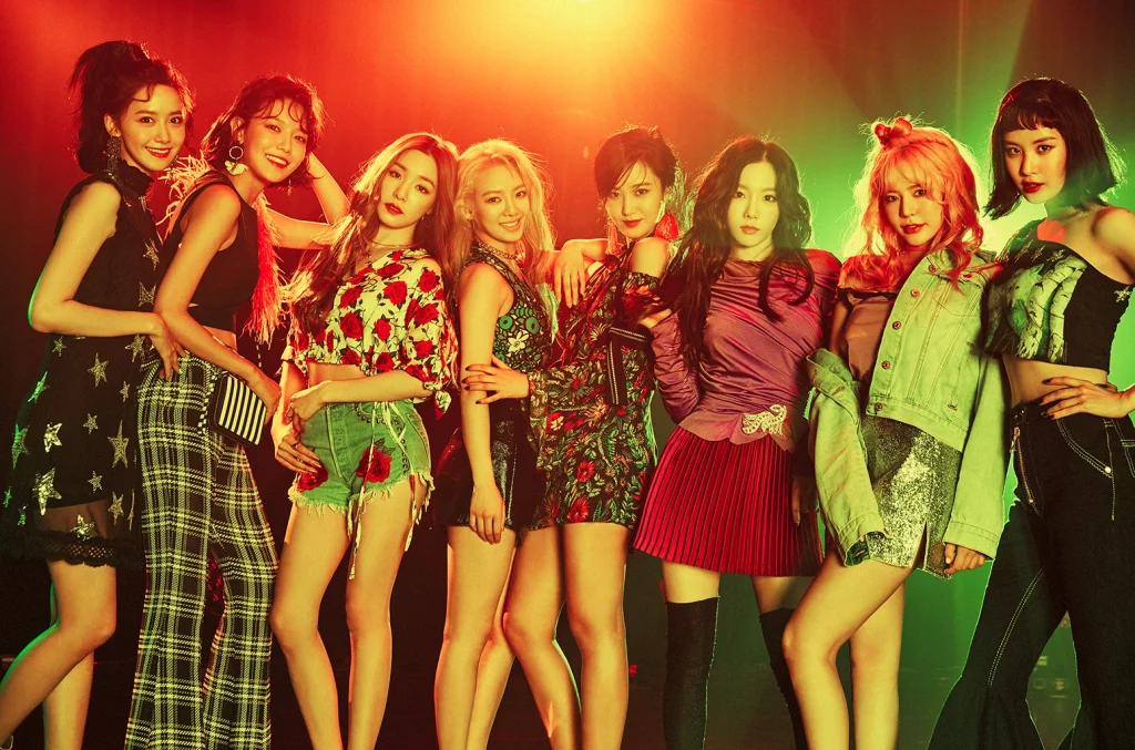 TaeYeon Sahkan Girls Generation Akan Membuat Kemunculan Semula Menandakan Ulang Tahun Ke-15 Mereka 2 girls generation holiday night billboard 1548