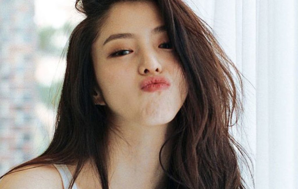 Han So Hee Membuat Keputusan Untuk Tidak Membayar Hutang Ibunya 2 hansohee official instagram 2021