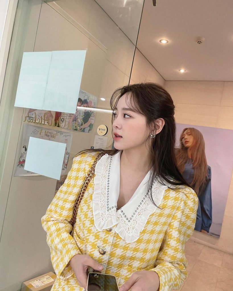 Peminat Mengakui Akan Kecantikan Dan Fesyen Pelakon Utama 'A Business Proposal' Yang Memukau 2 kim se jeong 18032022 13