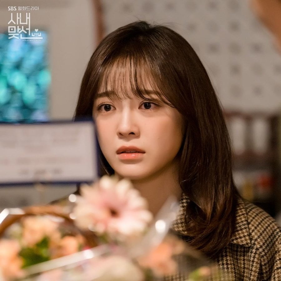 Peminat Mengakui Akan Kecantikan Dan Fesyen Pelakon Utama 'A Business Proposal' Yang Memukau 1 kim se jeong a business proposal 18032022 3