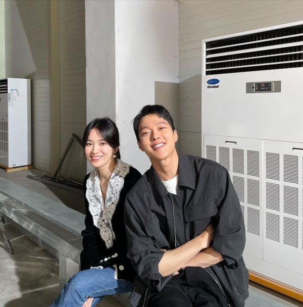 Jang Ki Yong Mengaku Song Hye Kyo Ada Datang Melawatnya Di Kem Tentera 2 now we are breaking up couple jang ki yong and song hye kyo