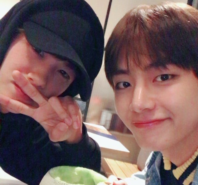 Pelakon Park Hyungsik Mendedahkan Bagaimana Rasanya Berkawan Rapat Dengan Superstar Dunia BTS V 1 park hyung sik v e1488641938803