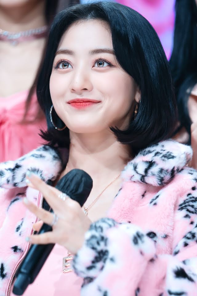 Jihyo TWICE Terkejut Sebaik Sahaja Tahu Berita Tentang Maknae NMIXX, Kyujin Ini 2 unnamed 11