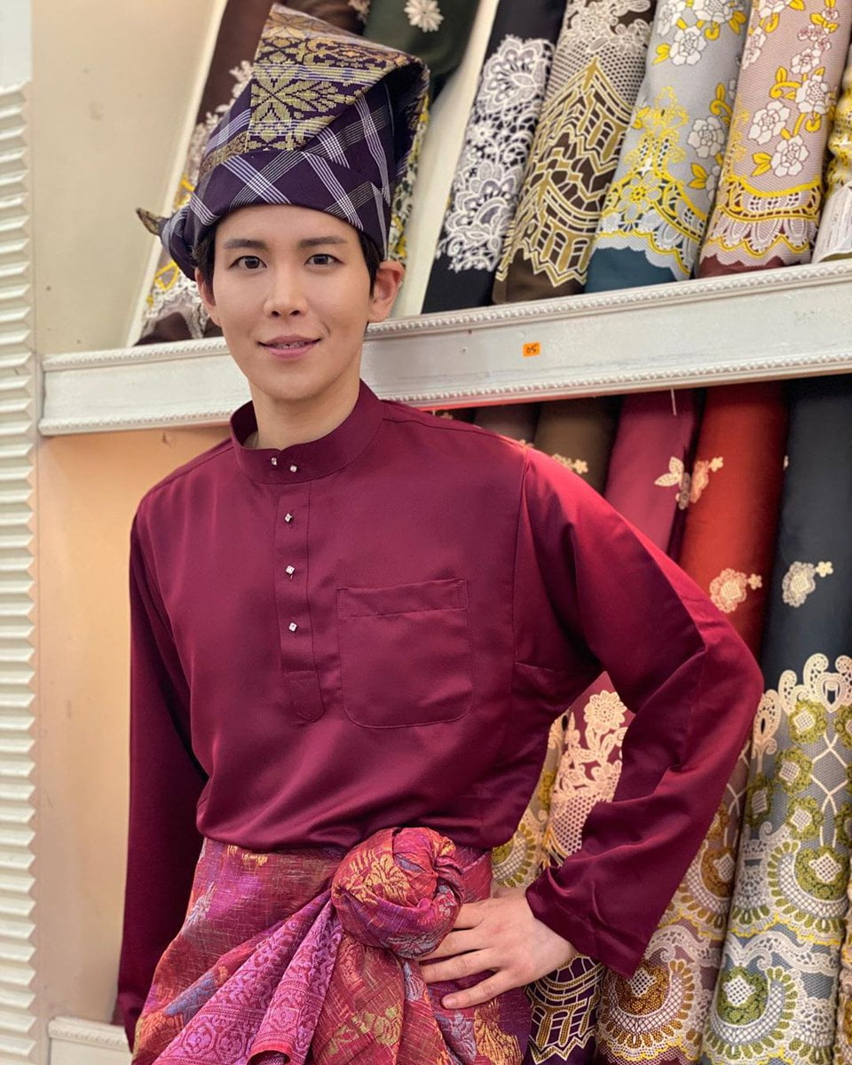 10 Bintang Korea Ayu Berbaju Kurung & Segak Berbaju Melayu 4 5 7