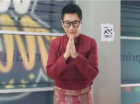 10 Bintang Korea Ayu Berbaju Kurung & Segak Berbaju Melayu 7 8a