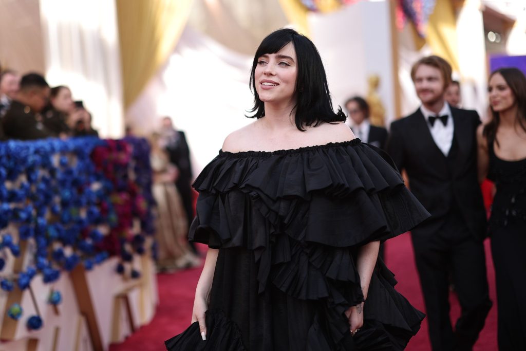 Billie Eilish Dapat Gelaran 'Pakaian Paling Buruk' Di Anugerah Oscar 2022, Ini Respon Billie Eilish 2 billie eilish attends the 94th annual academy awards at news photo 1648433213