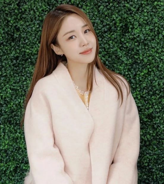 Aktres Korea Tepis Fitnah Seorang YouTuber, Post 3 Foto Termasuk Tidur Di Dalam Kelas Sebagai Bukti 1 1 4