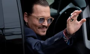 Johny Depp Buat Kejutan di Konsert Jeff Beck di England 1 5184