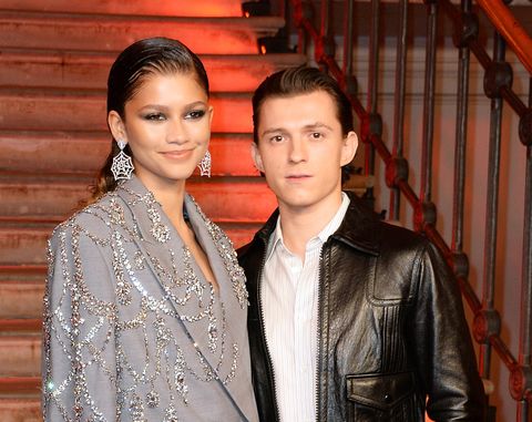 Viral Zendaya Sedang Hamil Anak Kekasihnya, Tom Holland, Ini Respon Jujur Zendaya Kepada Netizen 1 zendaya tom holland 1640019015
