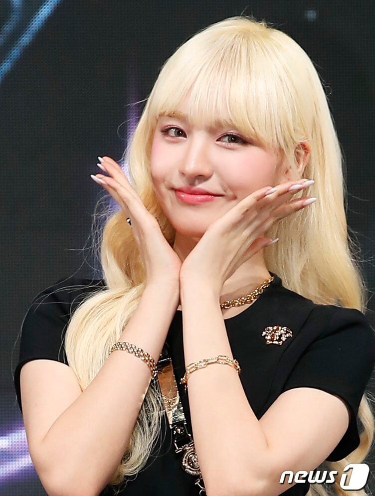 Dulu dipuji Seperti Barbie, Kini IVE Liz Dikritik Semakin Gemuk 4 FFf4dZGVkAAsEgD