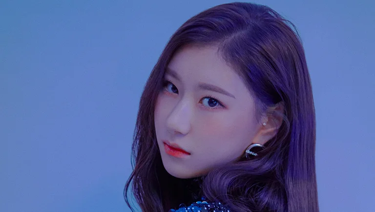ITZY_Chaeryeong_ITz_Different_profile_photo_1