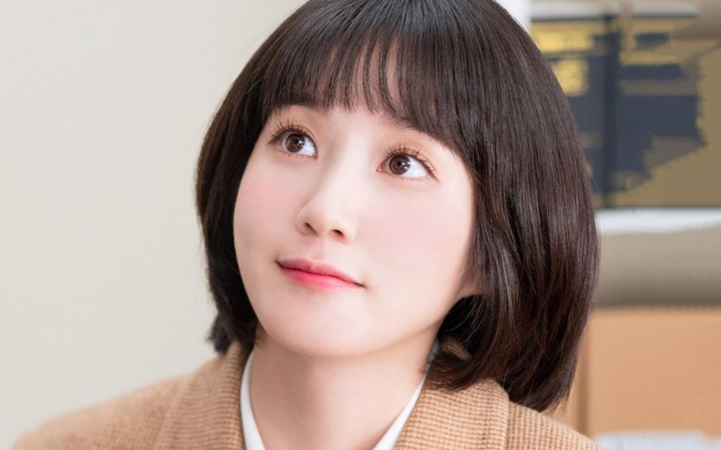 ‘Extraordinary Attorney Woo' Park Eun Bin Hampir Cedera Kerana Seorang Peminat Yang Biadap Ini! 1 allkpop 1658180512 untitled 1