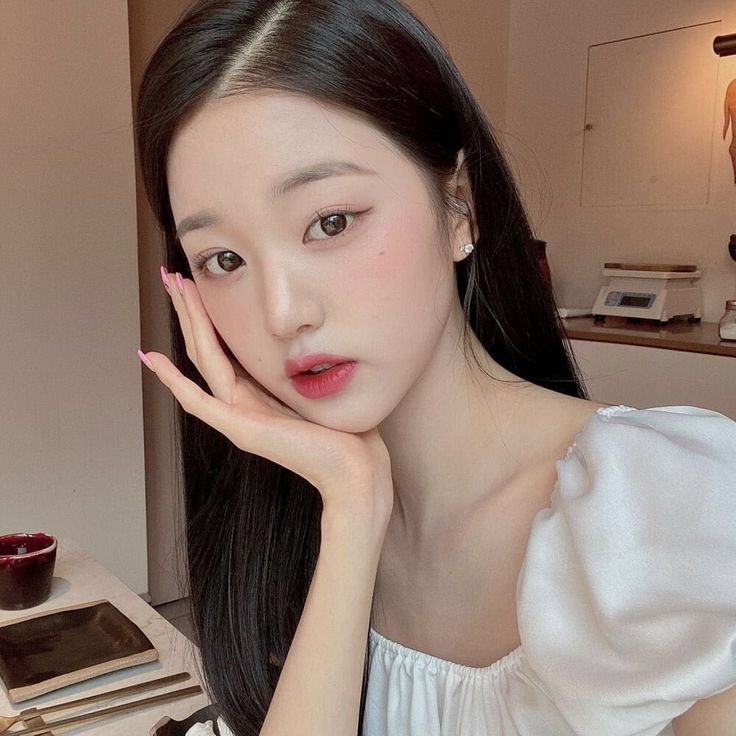 Gambar Terkini IVE Jang Wonyoung Buat Peminat Risau! 1 081a396a017621500bdec4102f8d4e5e
