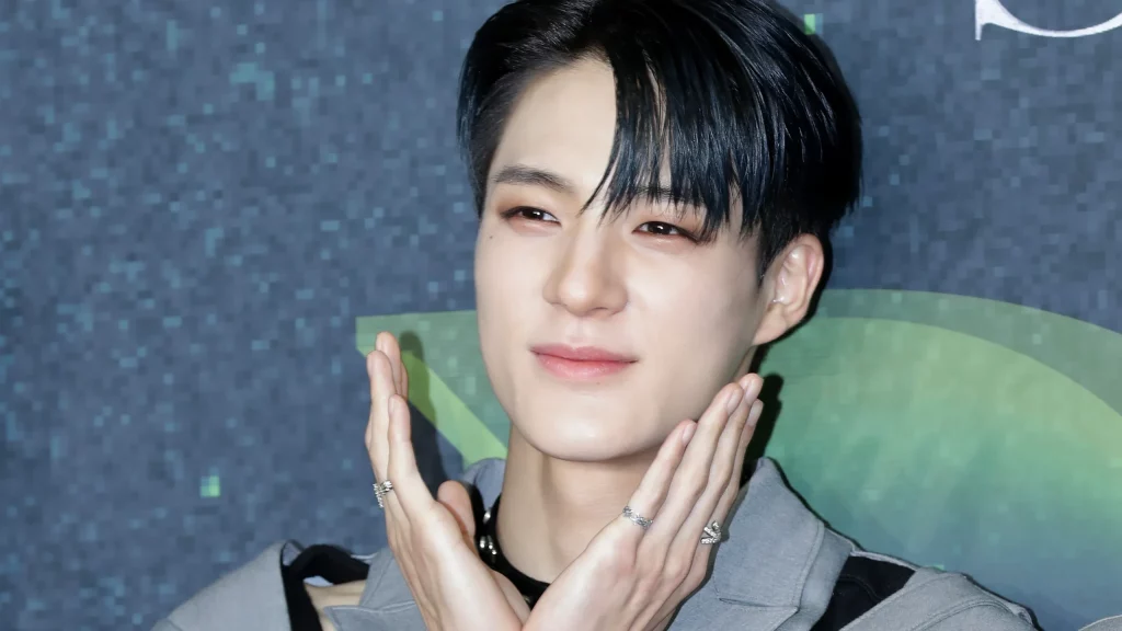 Dilihat Pakai Baju Sedondon, Jeno NCT Dikritik Kedekut Kerana Beli Jenama Ini Kepada Mina TWICE? 4 GettyImages 1421952153