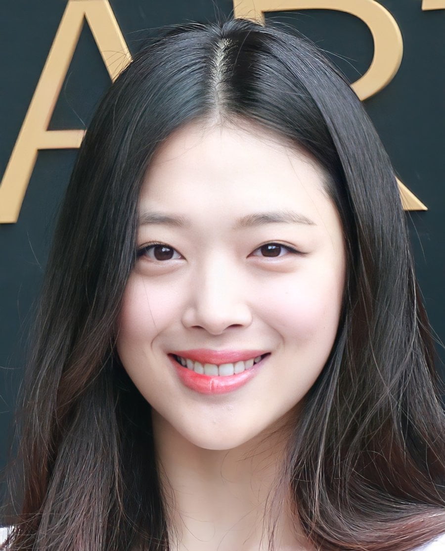 "Cantik Dari Azali"- Netizen Puji Kecantikan Gambar Graduasi Mendiang Sulli f(x) 3 dnNYb 5f